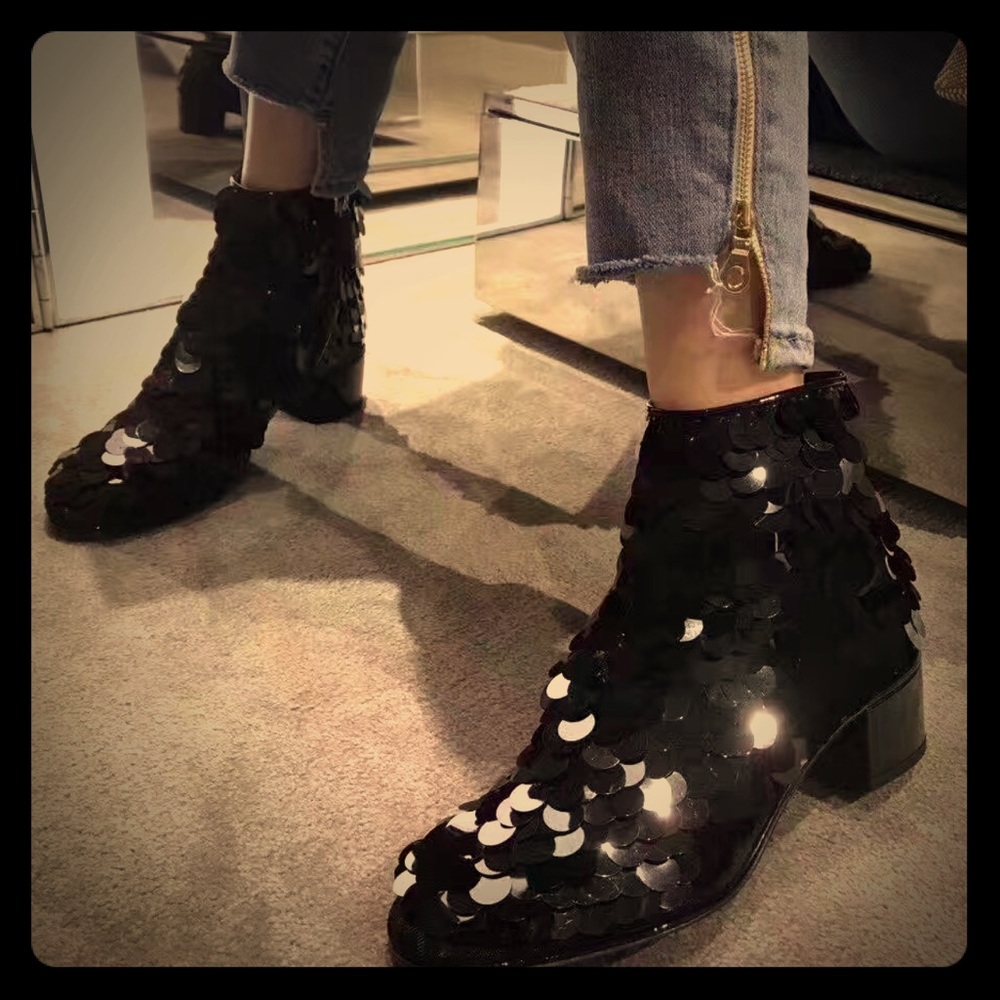 Sold!!! CHANEL SHORT BOOTS 100% AUTHENTIC 39 Run small